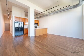 1645 W Ogden Ave in Chicago, IL - Building Photo - Building Photo