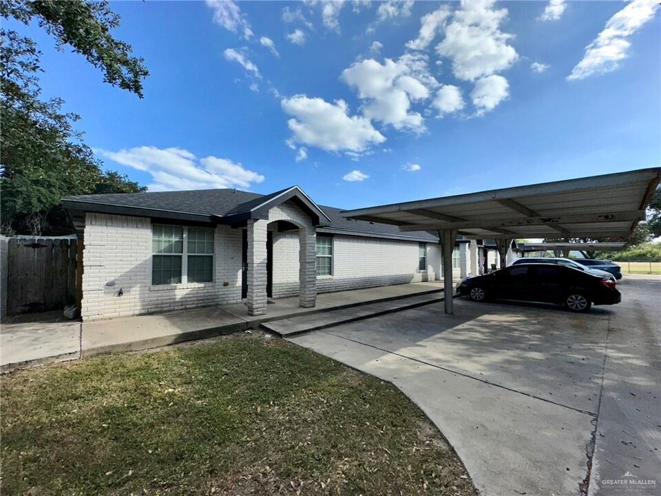 1000 E Cedar Ave in McAllen, TX - Building Photo