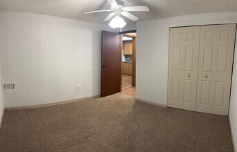 10027 S Nob Hill Cir in Tamarac, FL - Building Photo - Building Photo