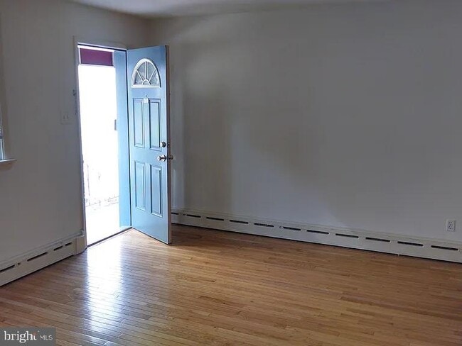 property at 1071 Colwell Ln