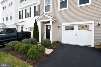1104 Hudgins Farm Cir in Fredericksburg, VA - Building Photo - Building Photo