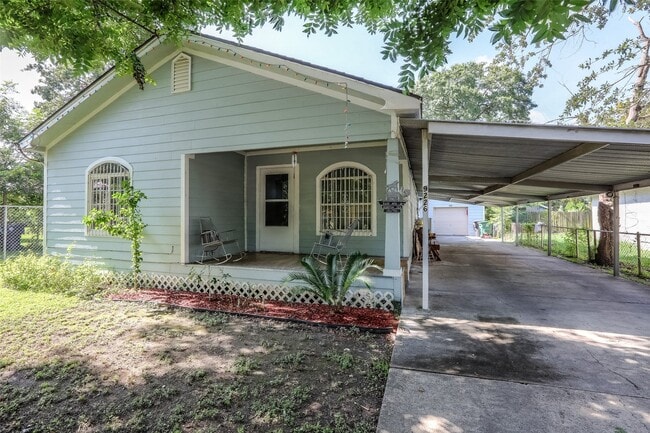 property at 9226 E Avenue Q