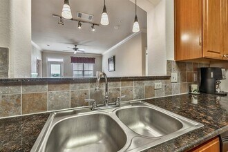 1711 Old Spanish Trl, Unit 419 in Houston, TX - Building Photo - Building Photo