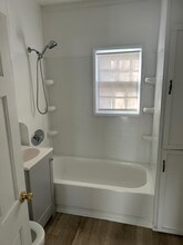 71 Bolton St, Unit Apt1 in Lowell, MA - Foto de edificio - Building Photo