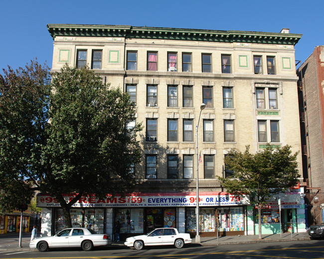 385-391 S Broadway in Yonkers, NY - Building Photo - Building Photo