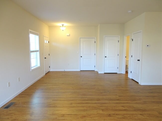 345 Cedar Holw in Manheim, PA - Foto de edificio - Building Photo