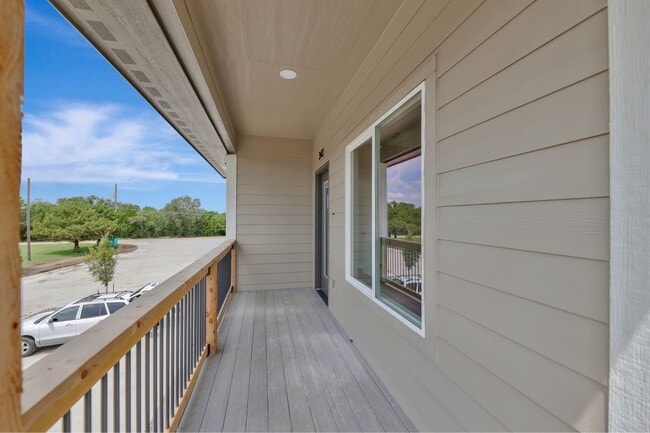 357 Turnpike Rd in Andover, KS - Building Photo - Building Photo