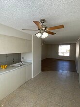 3737 E Turney Ave, Unit 225 in Phoenix, AZ - Building Photo - Building Photo