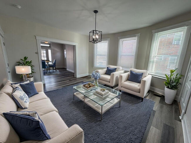 2031 Hewitt Ave in Cincinnati, OH - Building Photo - Building Photo