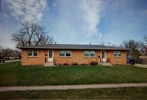 212 NW Arlan Dr, Unit 212 in Ankeny, IA - Building Photo