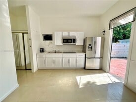 2516 Cleveland St in Hollywood, FL - Building Photo