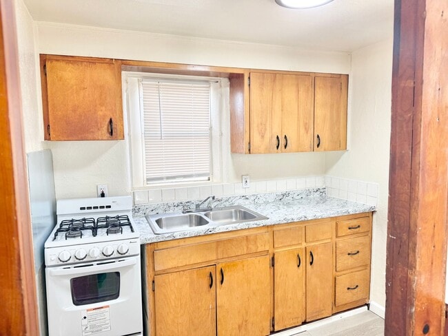 310 Charleston St SE in Albuquerque, NM - Building Photo - Building Photo