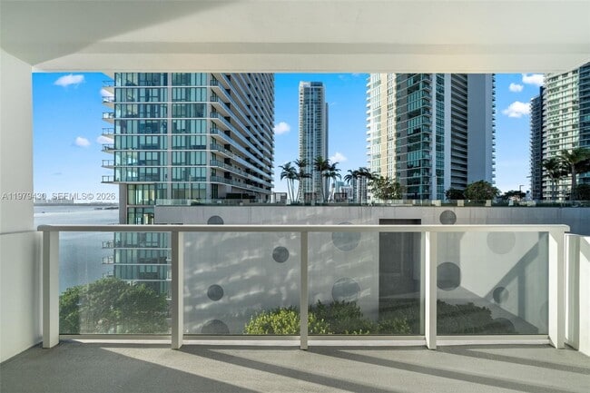 3301 NE 5th Ave in Miami, FL - Building Photo - Building Photo