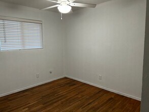 537 W Morton Ave in Porterville, CA - Foto de edificio - Building Photo