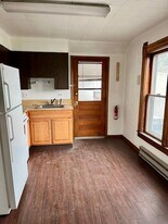 2 Wilson St in South Barre, VT - Building Photo