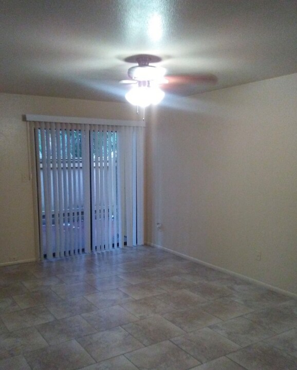 2925 Winkler Ave in Ft. Myers, FL - Building Photo
