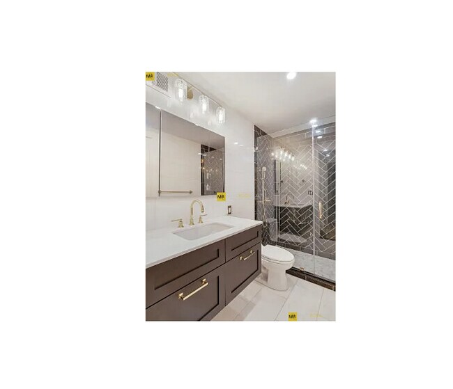 252 E Eagle St, Unit 2 in Boston, MA - Building Photo - Building Photo