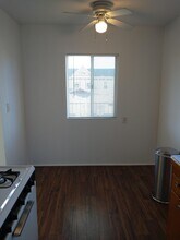 130 N Ivy Ave, Unit C in Monrovia, CA - Foto de edificio - Building Photo