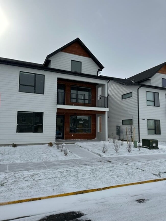 property at 1942 Southbridge Dr