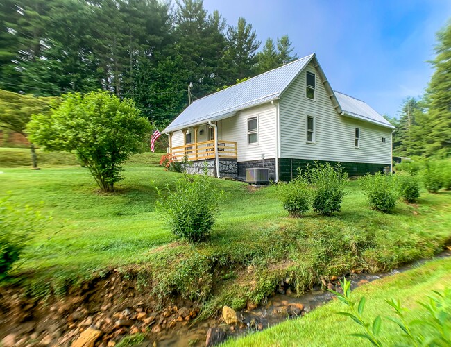 604 Colvard Farm Rd in Jefferson, NC - Building Photo - Building Photo