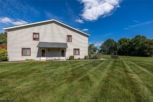 1291 Jester Ct in Brunswick, OH - Building Photo