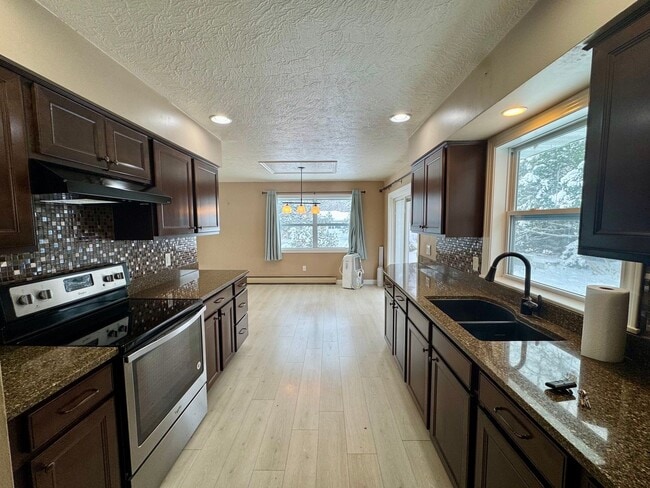 108 W 15th Ave in Coal Valley, IL - Building Photo - Building Photo