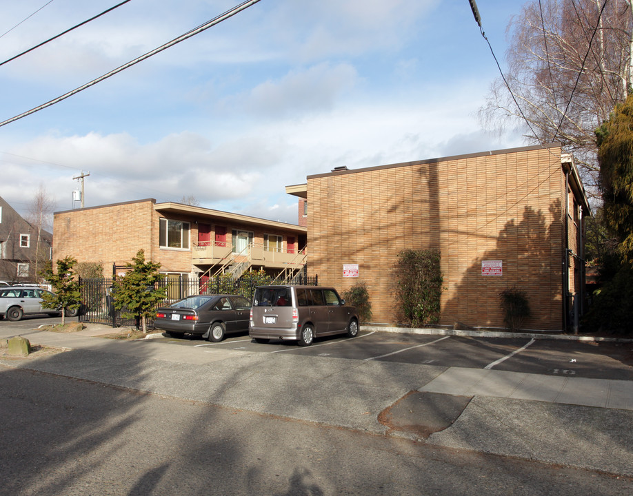 Adamson Apartments in Seattle, WA - Foto de edificio