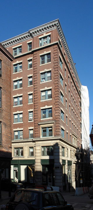 Beacon House in Boston, MA - Building Photo