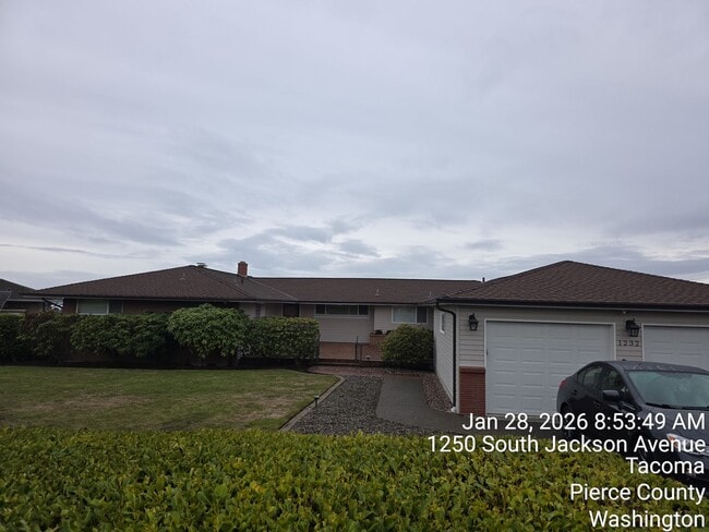 1232 S Fairview Dr in Tacoma, WA - Building Photo - Building Photo