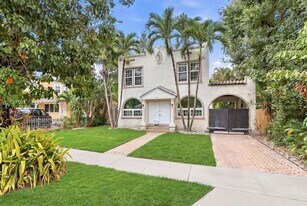 22 NE 44th St in Miami, FL - Building Photo