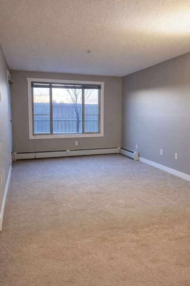 3715 Whitelaw Ln NW in Edmonton, AB - Building Photo - Building Photo