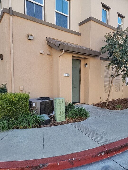 50 Regency Park Cir in Sacramento, CA - Building Photo