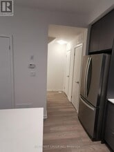 26 Lytham Grn Cir in Newmarket, ON - Building Photo - Building Photo