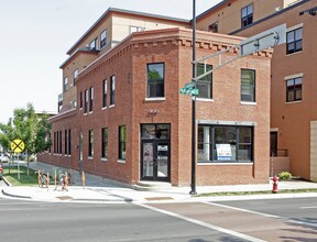 Livingston Condominiums in Madison, WI - Foto de edificio - Building Photo