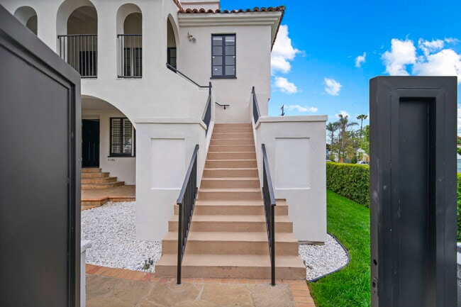 1148 S Stanley Ave, Unit Upper in Los Angeles, CA - Building Photo - Building Photo
