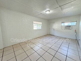 1337 Winnifred St in Orlando, FL - Building Photo - Building Photo