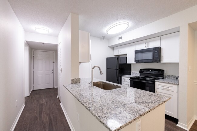 The Residence at White River Apartments in Indianapolis, IN - Building Photo - Building Photo