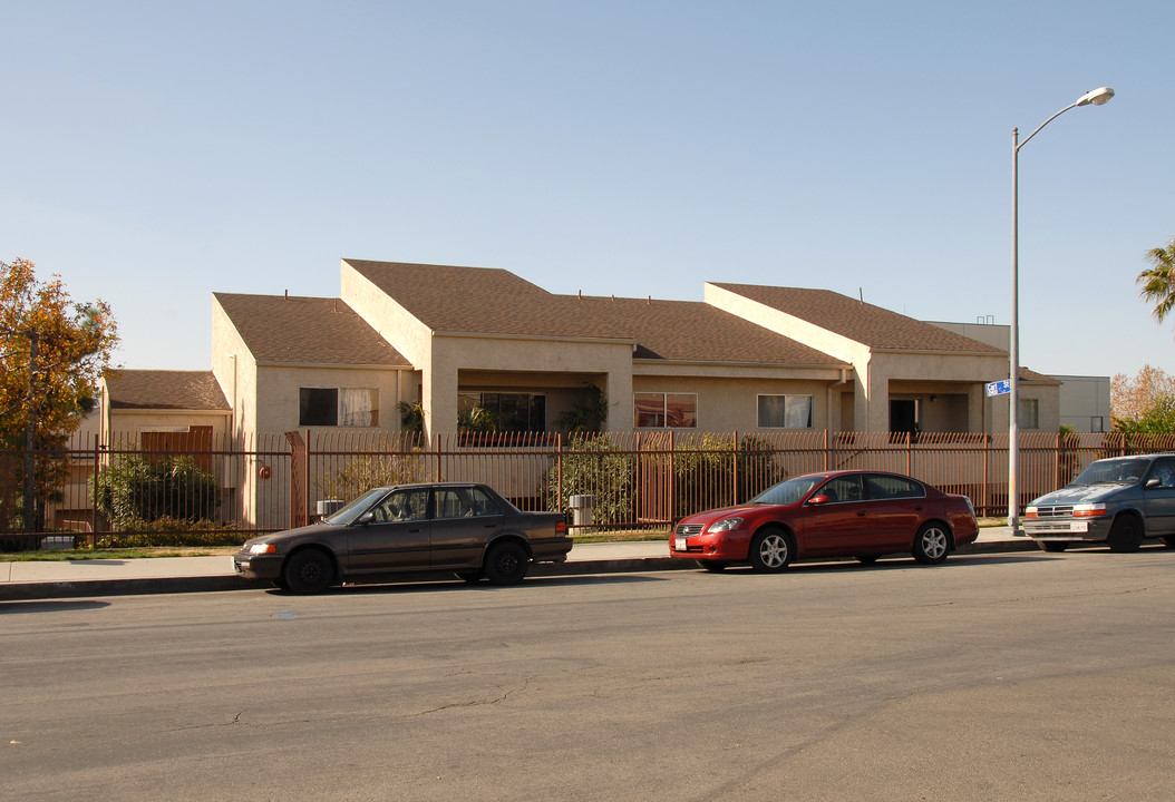 Dronfield Apartments in Pacoima, CA - Building Photo