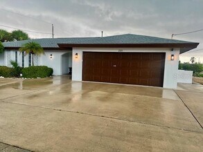 2101 Gulf Blvd in Belleair Beach, FL - Building Photo - Building Photo