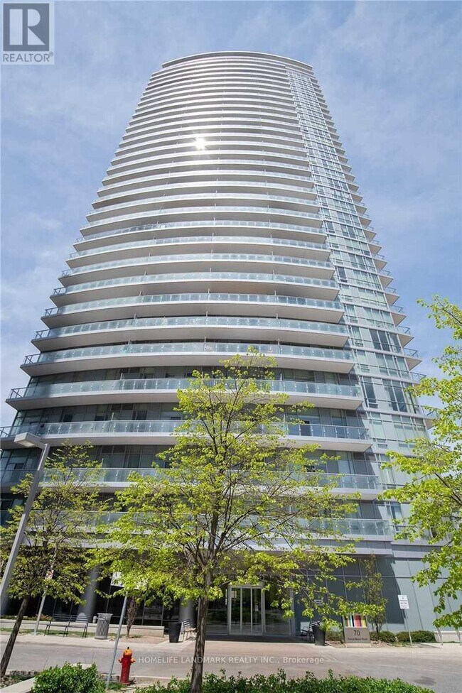70 Forest Manor Rd in Toronto, ON - Building Photo - Building Photo