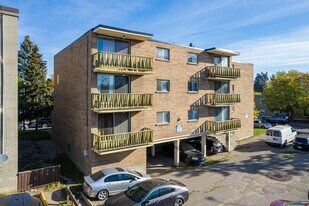 1401 17th Ave NW in Calgary, AB - Building Photo