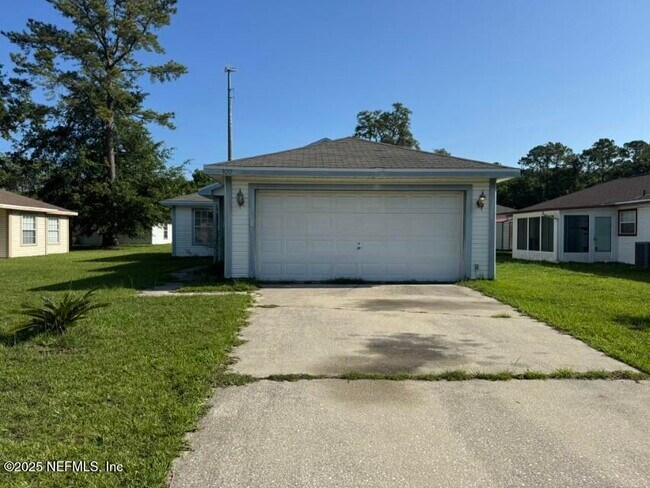 4019 Bryant Glen Ave in Jacksonville, FL - Building Photo - Building Photo