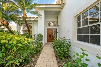 10370 Buena Ventura Dr in Boca Raton, FL - Building Photo - Building Photo