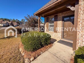 1126 Savannah Ln in Calera, AL - Building Photo - Building Photo