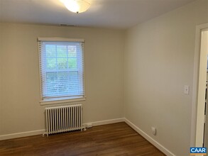 1613 Del Mar Dr in Charlottesville, VA - Building Photo - Building Photo