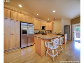111 Coho Ter in Rainier, OR - Building Photo - Building Photo