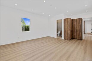 17175 Rayen St in Los Angeles, CA - Building Photo