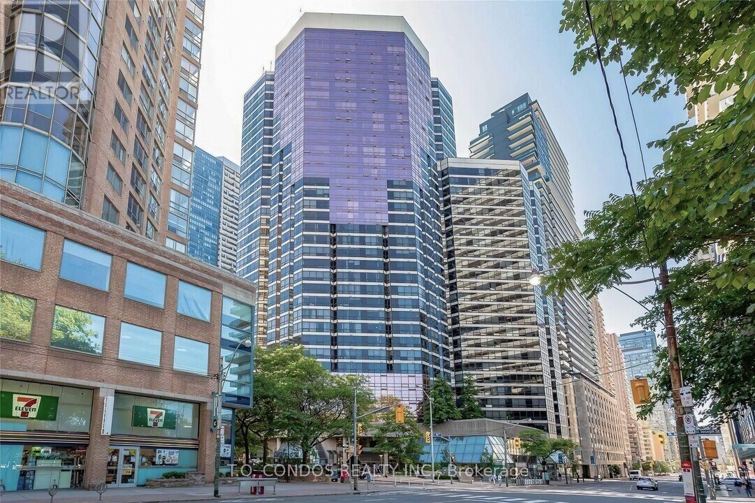 1001-1001 Bay St. in Toronto, ON - Building Photo