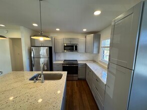 432 Woodvale Ln in Birmingham, AL - Foto de edificio - Building Photo