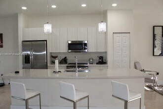 8015 NW 104th Ave in Doral, FL - Building Photo - Building Photo